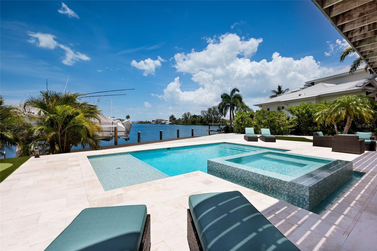 532 70th St., Holmes Beach, FL 34217
