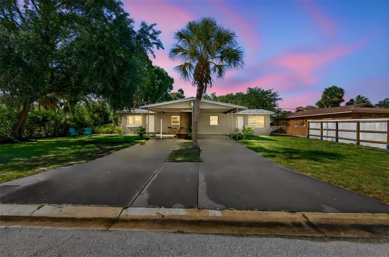 2105 46th Avenue Dr., Bradenton, FL 34207