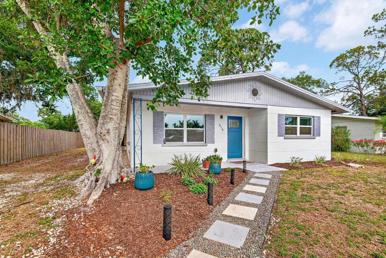 916 Pattison Ave., Sarasota, FL 34237