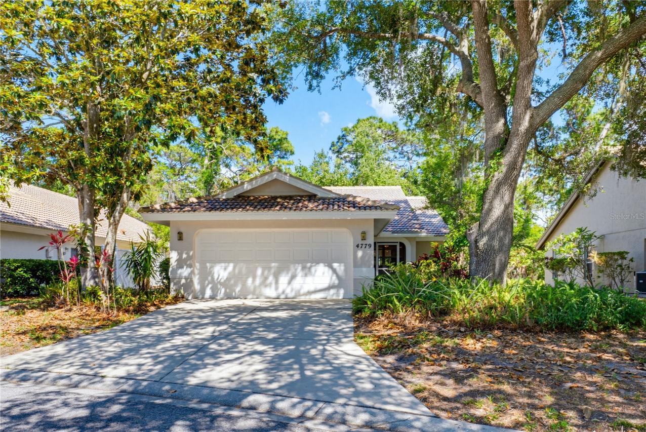 4779 Tivoli Pl., Sarasota, FL 34235