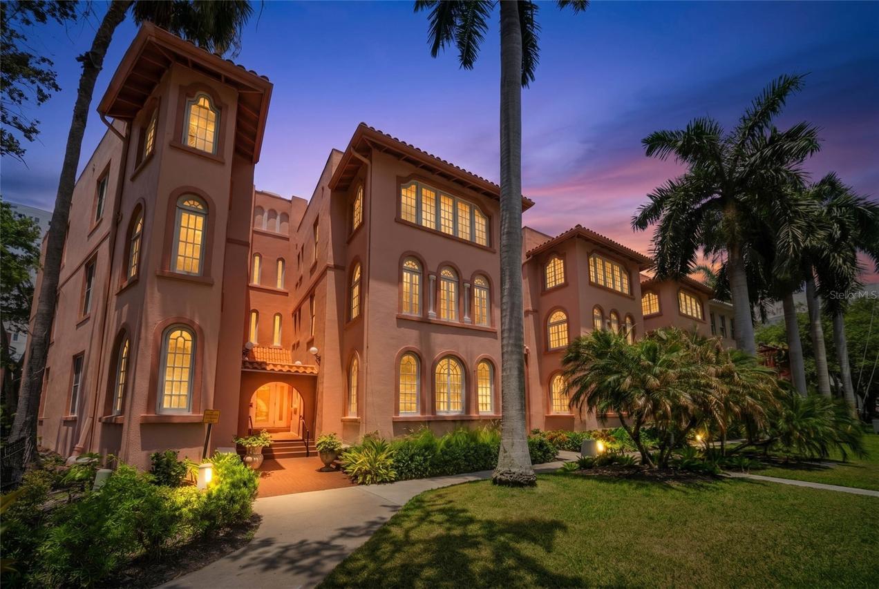 1221 N Palm Ave. #202, Sarasota, FL 34236