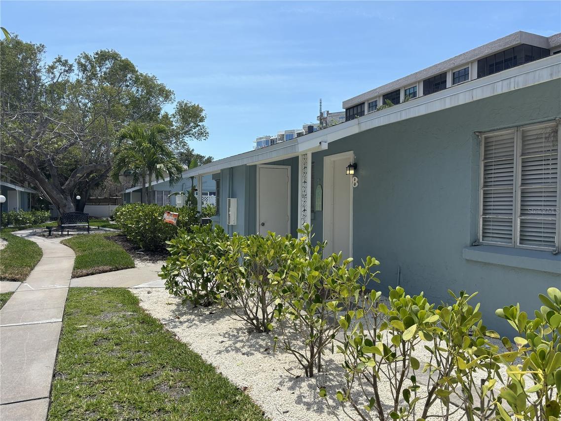 170 Roosevelt Dr. #8, Sarasota, FL 34236