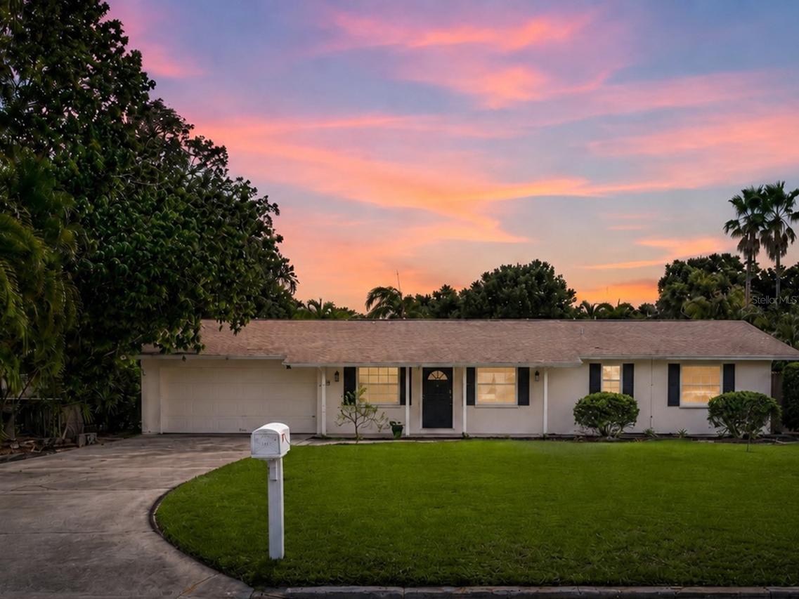 5927 Driftwood Ave., Sarasota, FL 34231