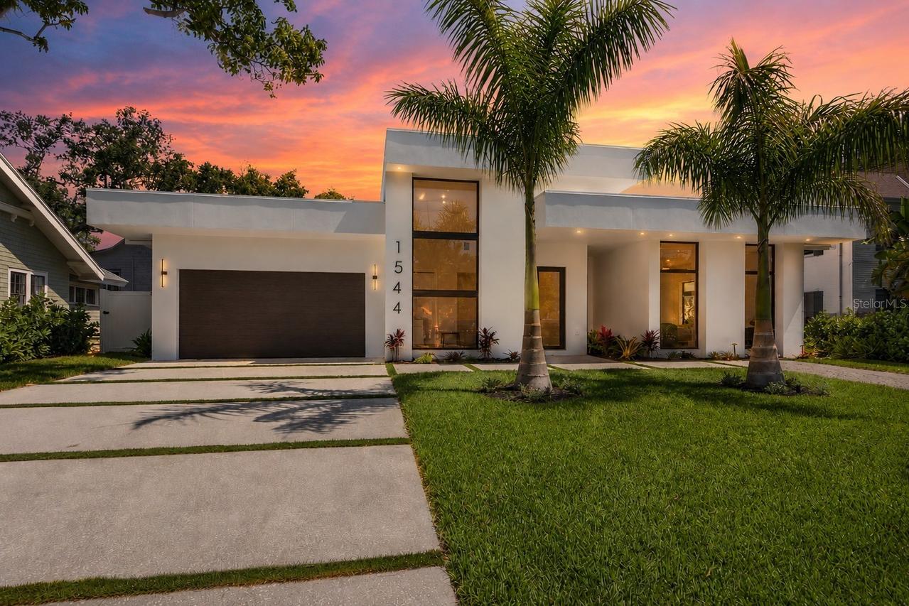 1544 3rd Ave., Bradenton, FL 34205