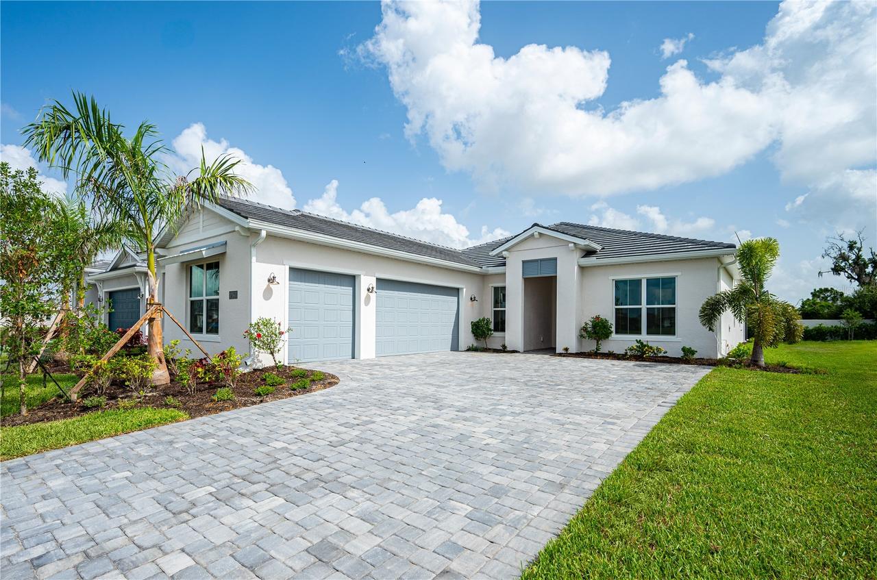 17547 Palmiste Dr., Bradenton, FL 34202