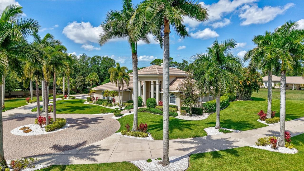 1045 Fox Creek Dr., Sarasota, FL 34240