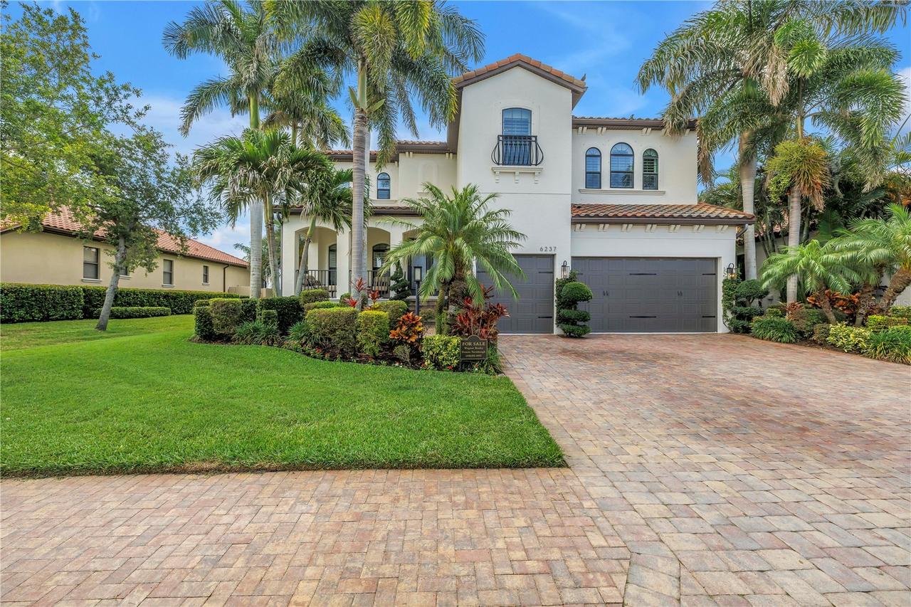 6237 Signature Pointe Ln., Bradenton, FL 34210