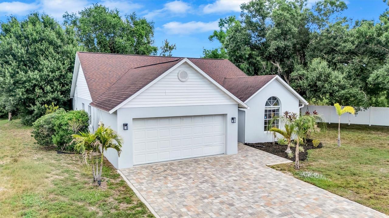 4909 6th Ave., Bradenton, FL 34208