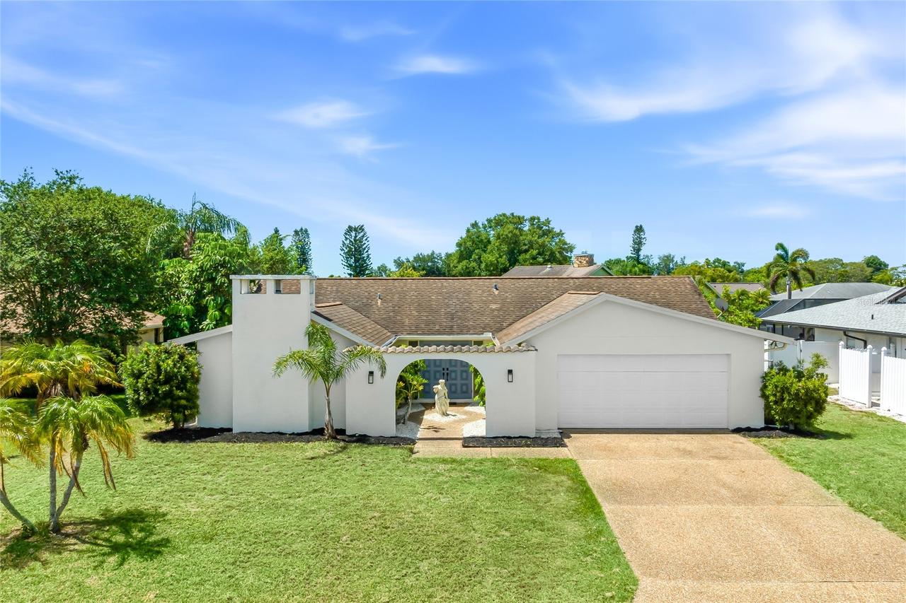 5710 Doral Ct., Sarasota, FL 34238