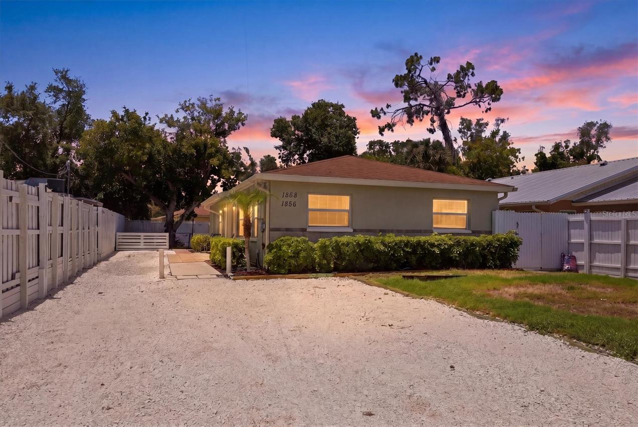 1858 Marbeth St., Sarasota, FL 34231