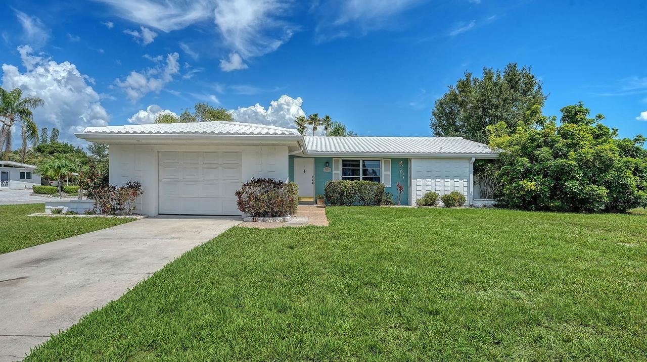 2822 Safe Harbor Cir., Sarasota, FL 34231