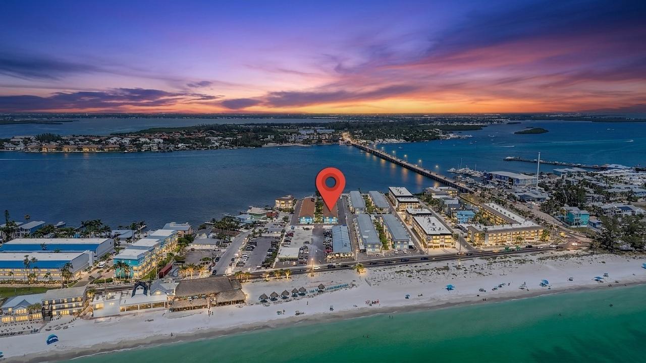 117 7th St. #2, Bradenton Beach, FL 34217