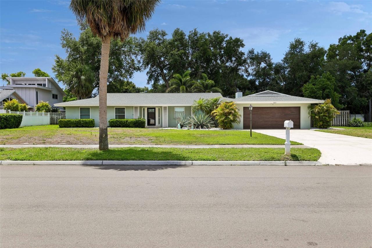322 Suwanee Ave., Sarasota, FL 34243