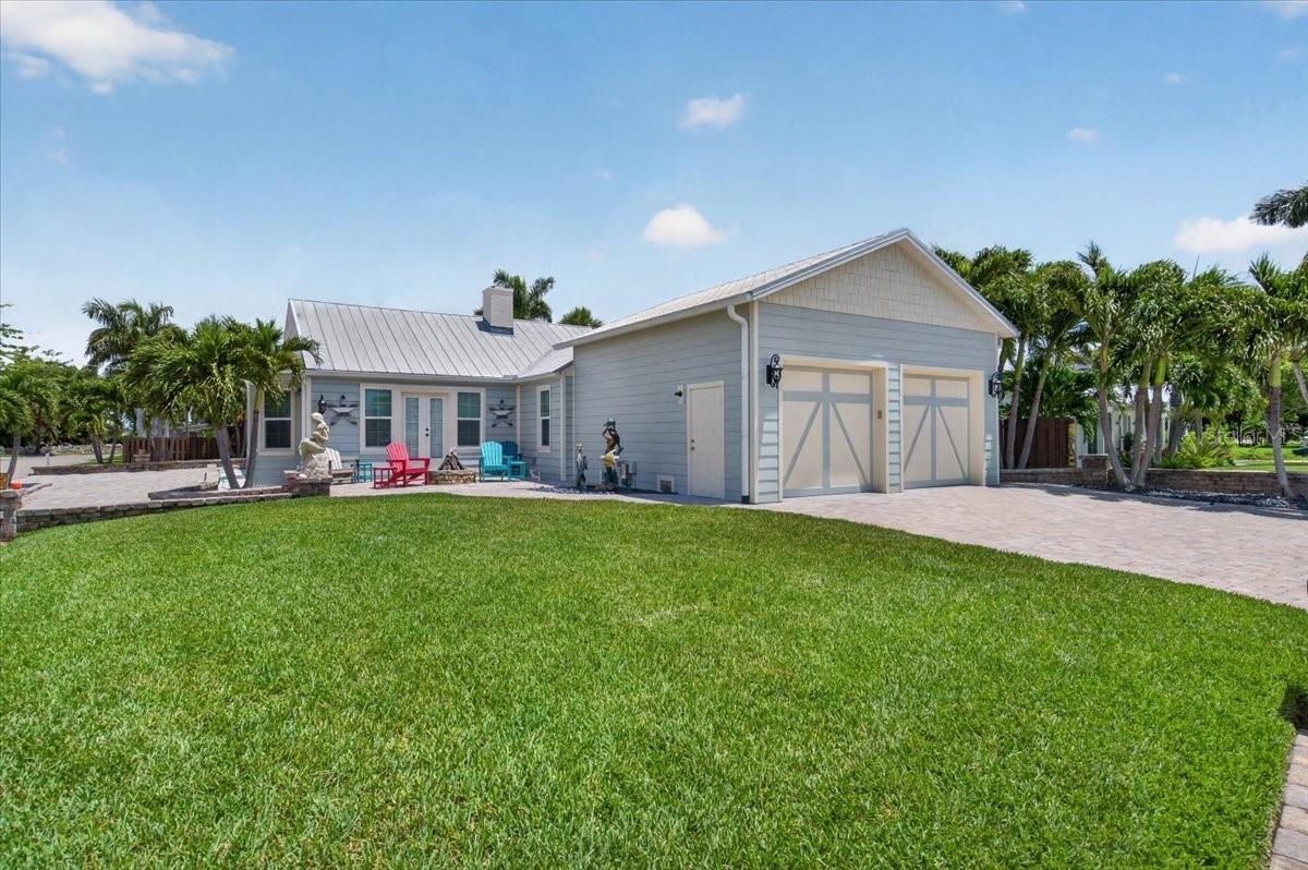 216 Sunrise Dr., Nokomis, FL 34275