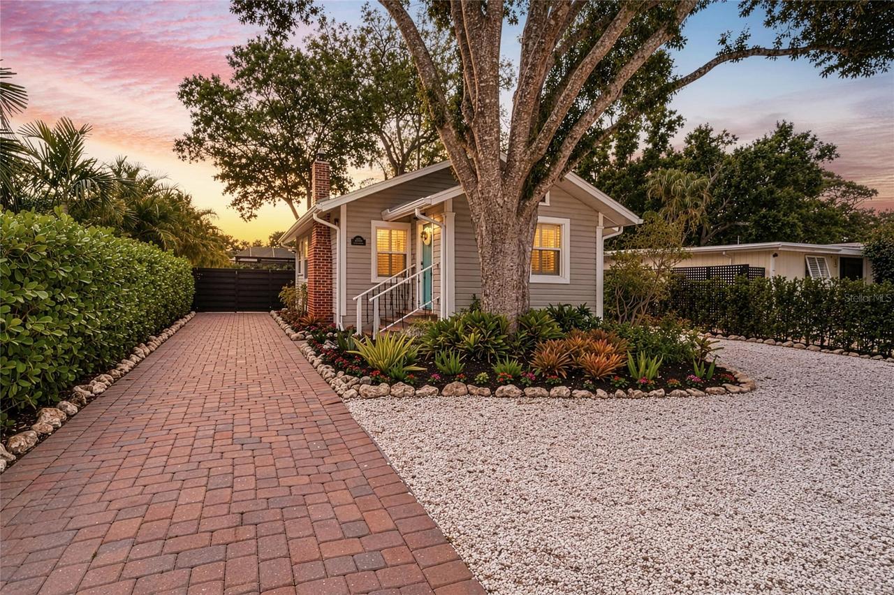 2250 Hillview St., Sarasota, FL 34239
