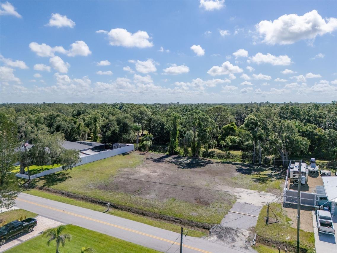 1941 E Leewynn Dr., Sarasota, FL 34240