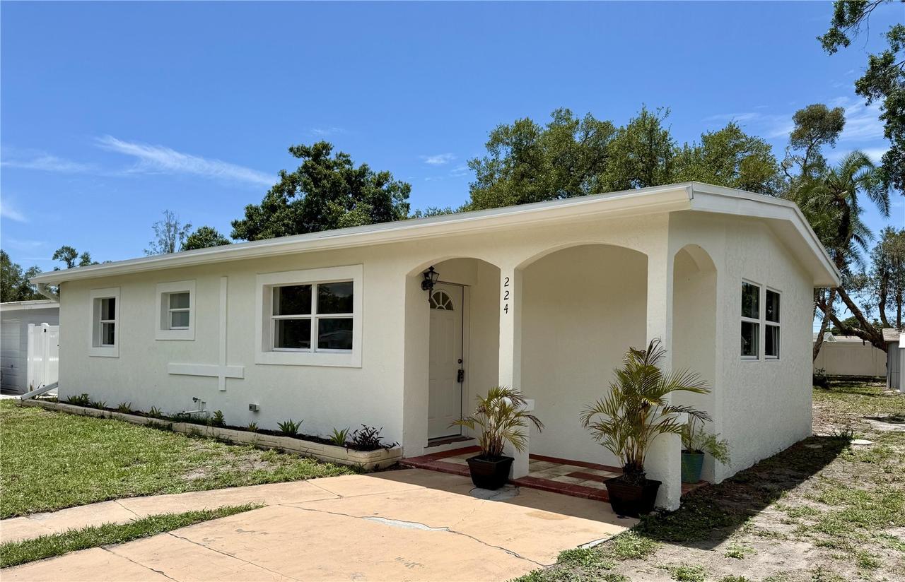 224 W Cornelius Cir., Sarasota, FL 34232