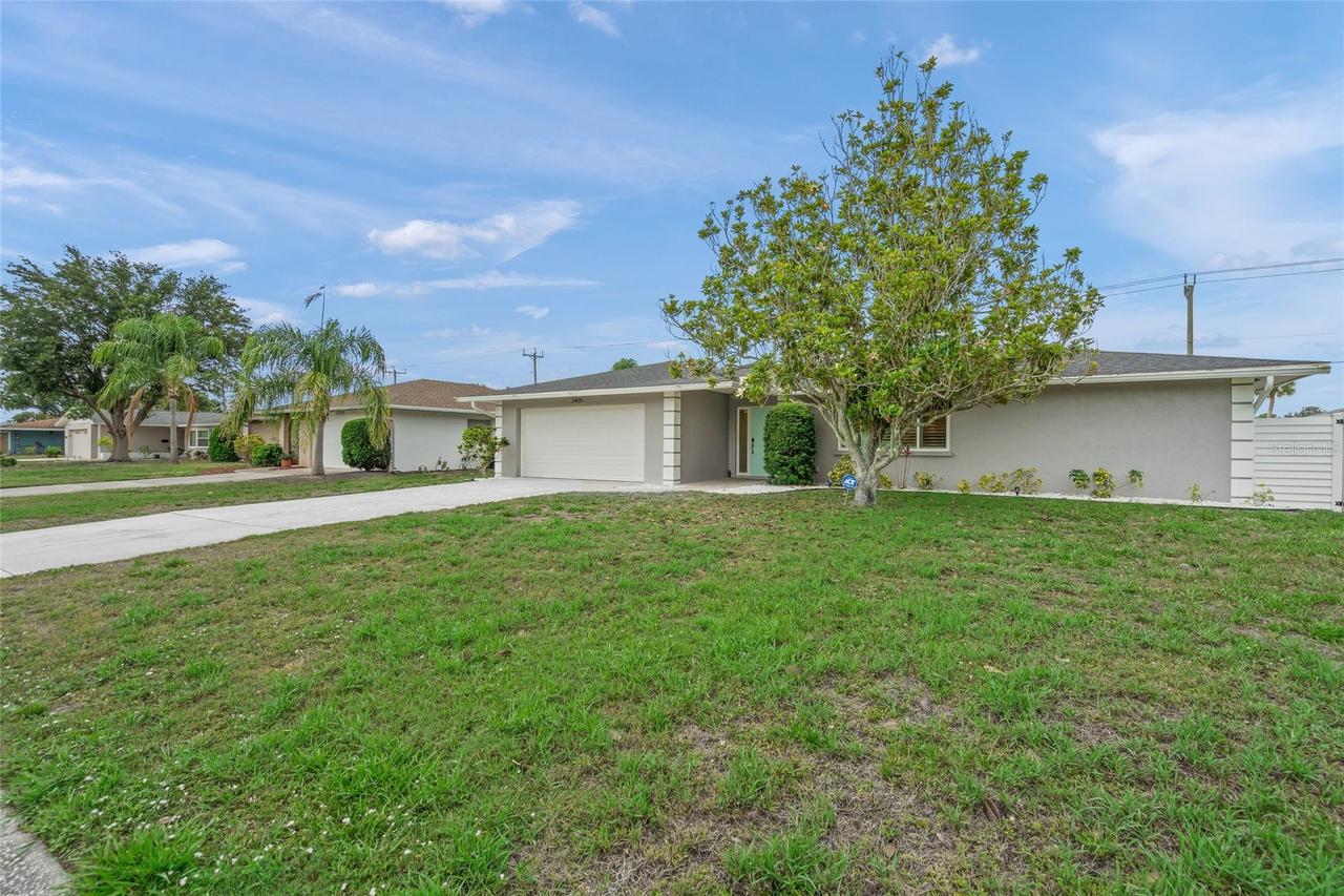 3405 S Lockwood Ridge Rd., Sarasota, FL 34239