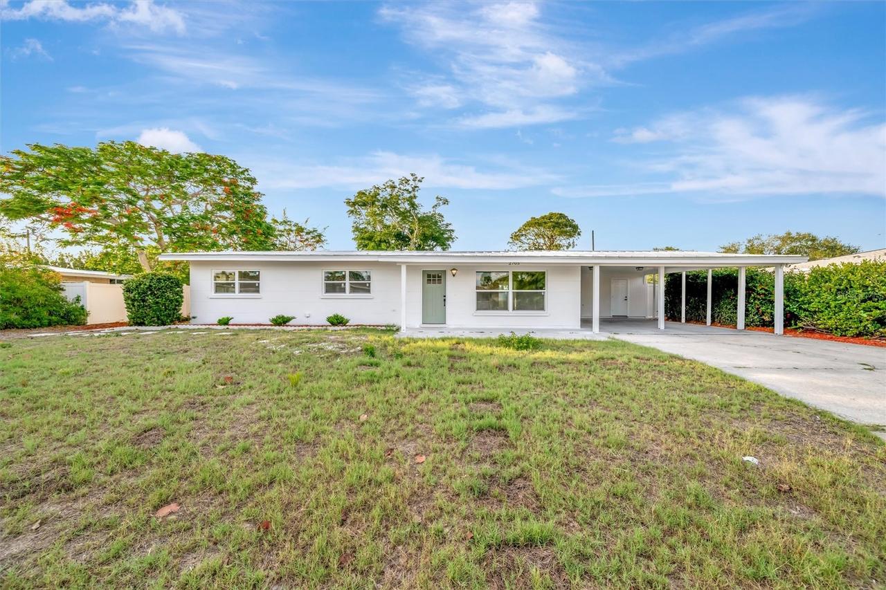 2705 Sunnyside St., Sarasota, FL 34239