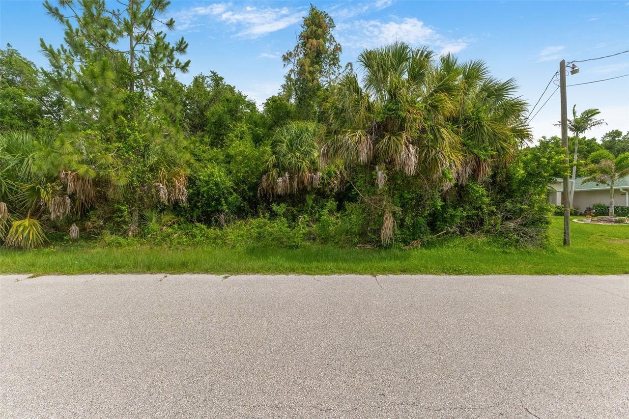 Van Leer Ave., North Port, FL 34288
