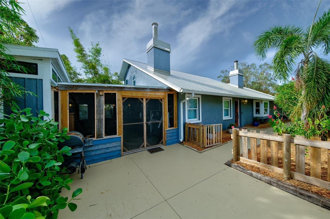 2690 Temple St., Sarasota, FL 34239