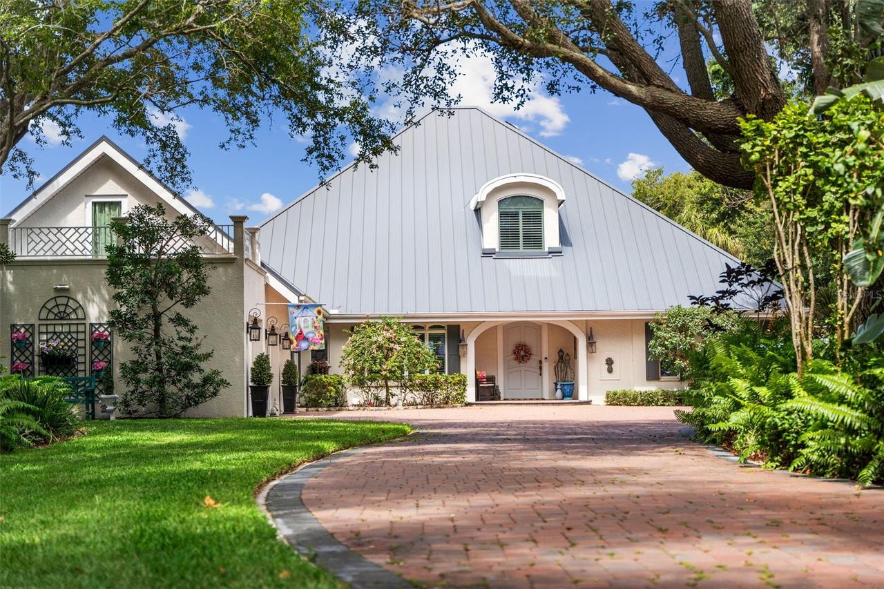 8152 Longbay Blvd., Sarasota, FL 34243