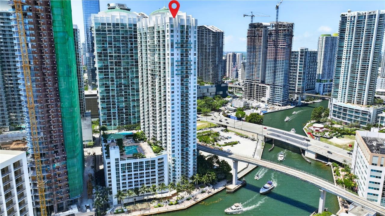 31 SE 5th St. #203, Miami, FL 33131