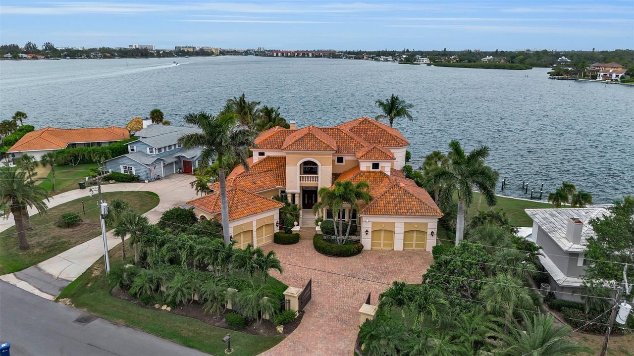 1541 Caribbean Dr., Sarasota, FL 34231