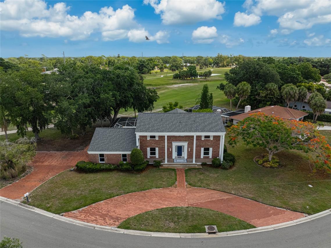 3215 Pine Valley Dr., Sarasota, FL 34239