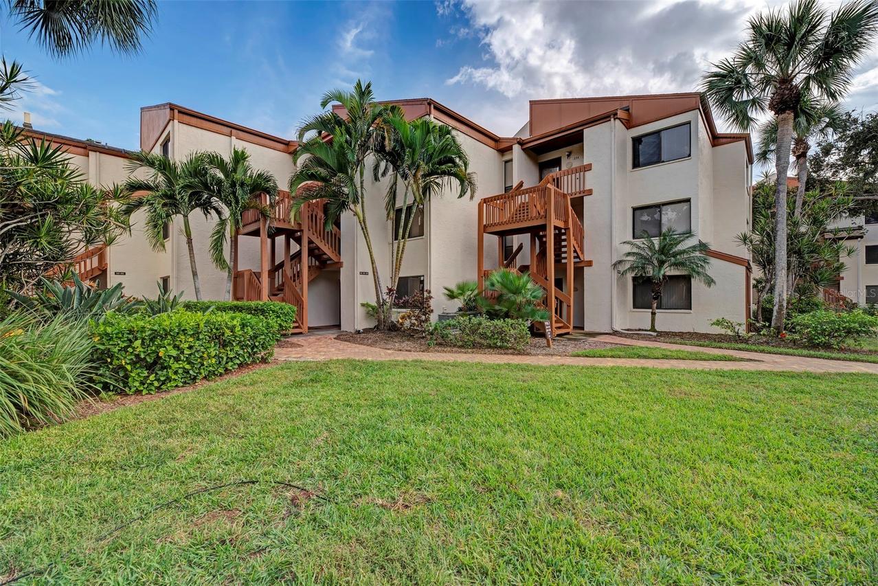 1800 Cove Ii Pl. #213, Sarasota, FL 34242