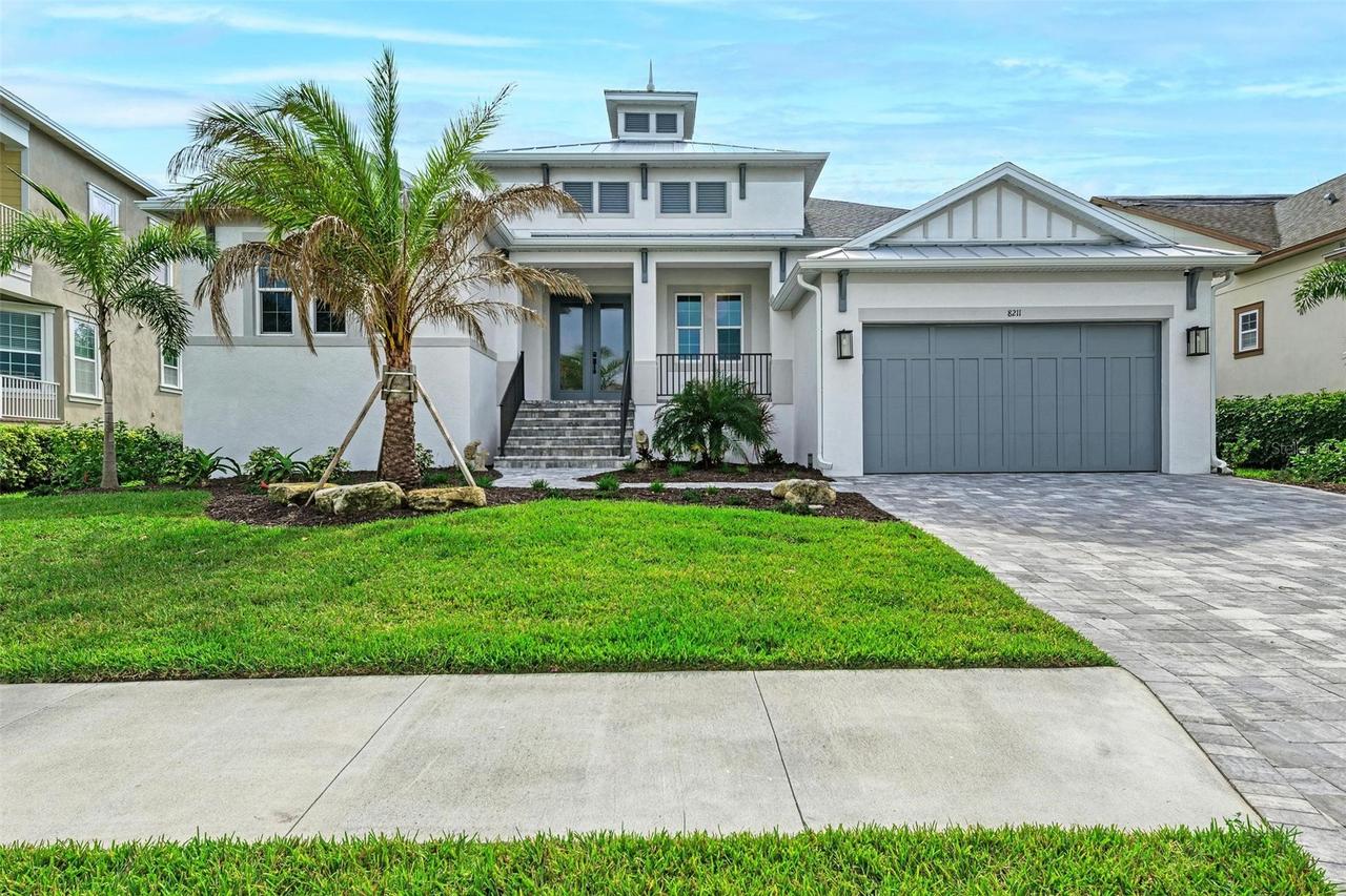 8211 37th Avenue Cir., Bradenton, FL 34209