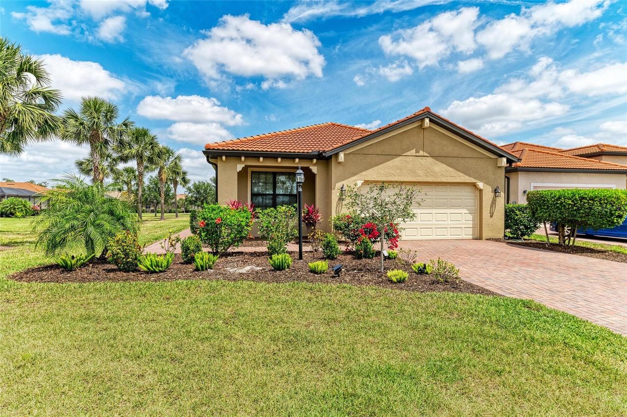 10111 Malachite Dr., Bradenton, FL 34211