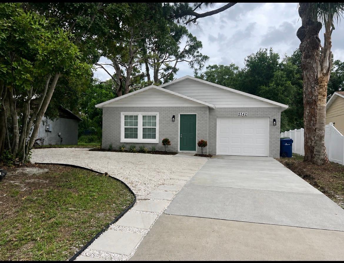 2542 22nd St., Sarasota, FL 34234