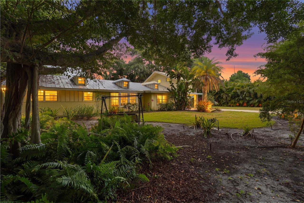 2480 Alameda Ave., Sarasota, FL 34234