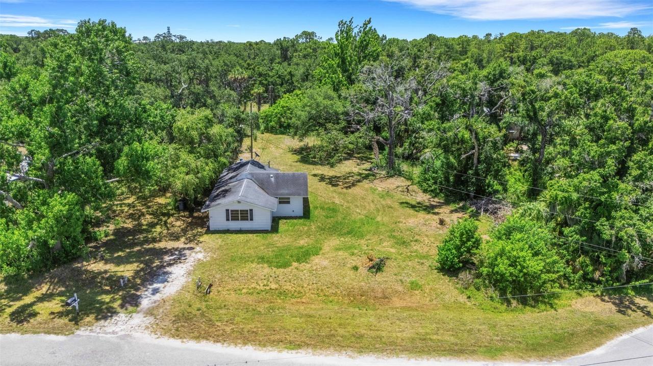 8010 Brower Dr., Bradenton, FL 34211