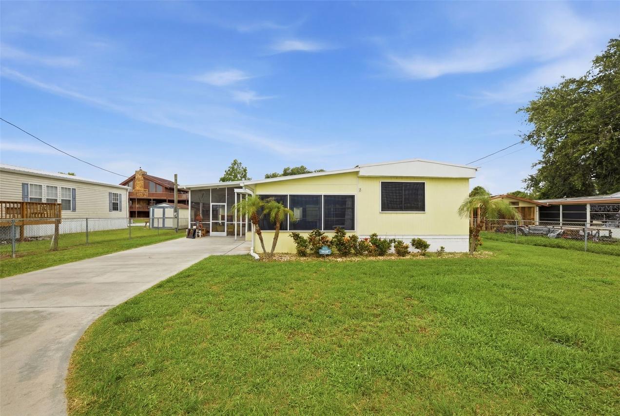 1056 Blue Heron Ln., Moore Haven, FL 33471