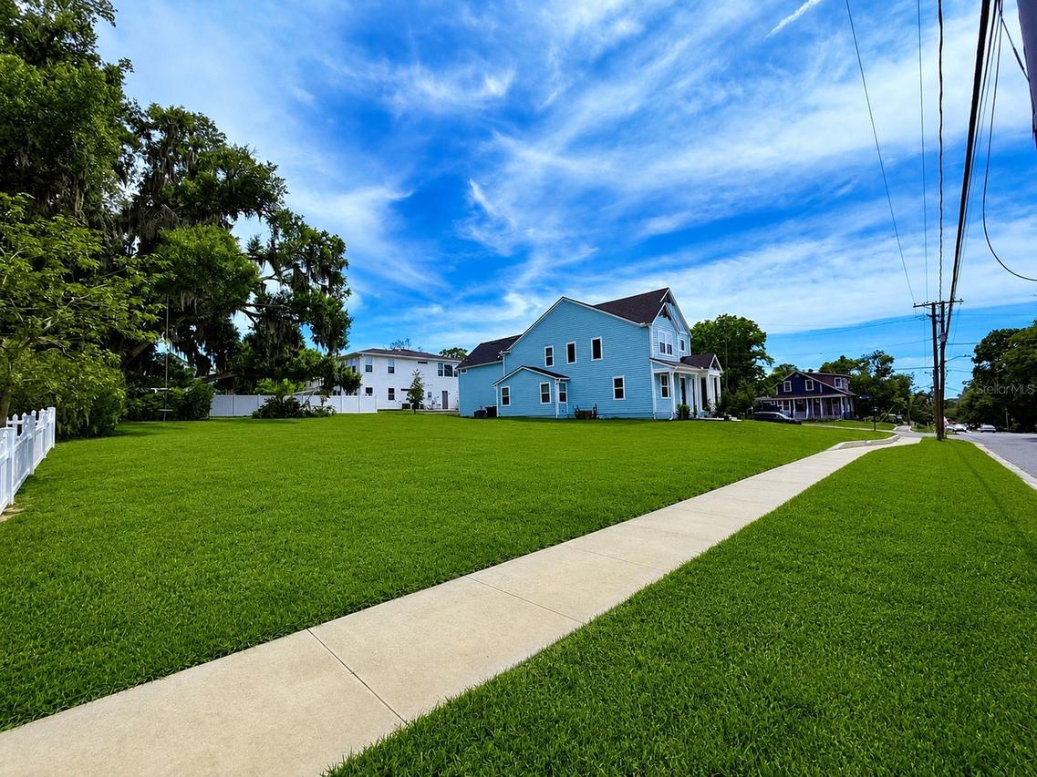 Lake Ave, Clermont, FL 34711