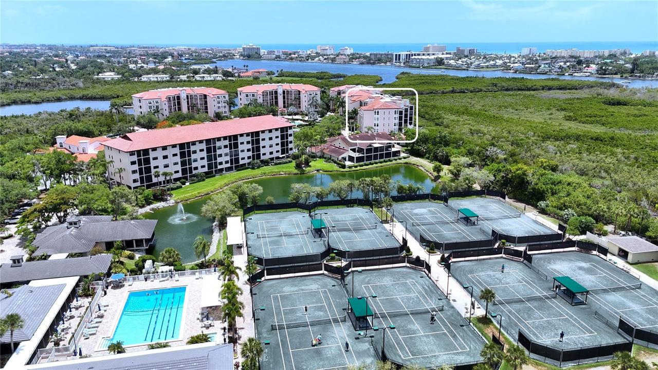 5420 Eagles Point Cir. #206, Sarasota, FL 34231