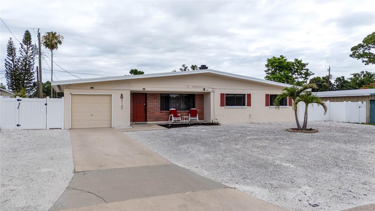 3137 Bay St., Sarasota, FL 34237