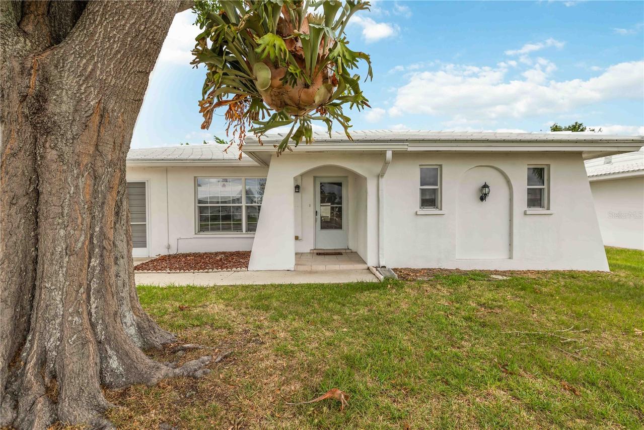 4001 Chinaberry Rd., Bradenton, FL 34208