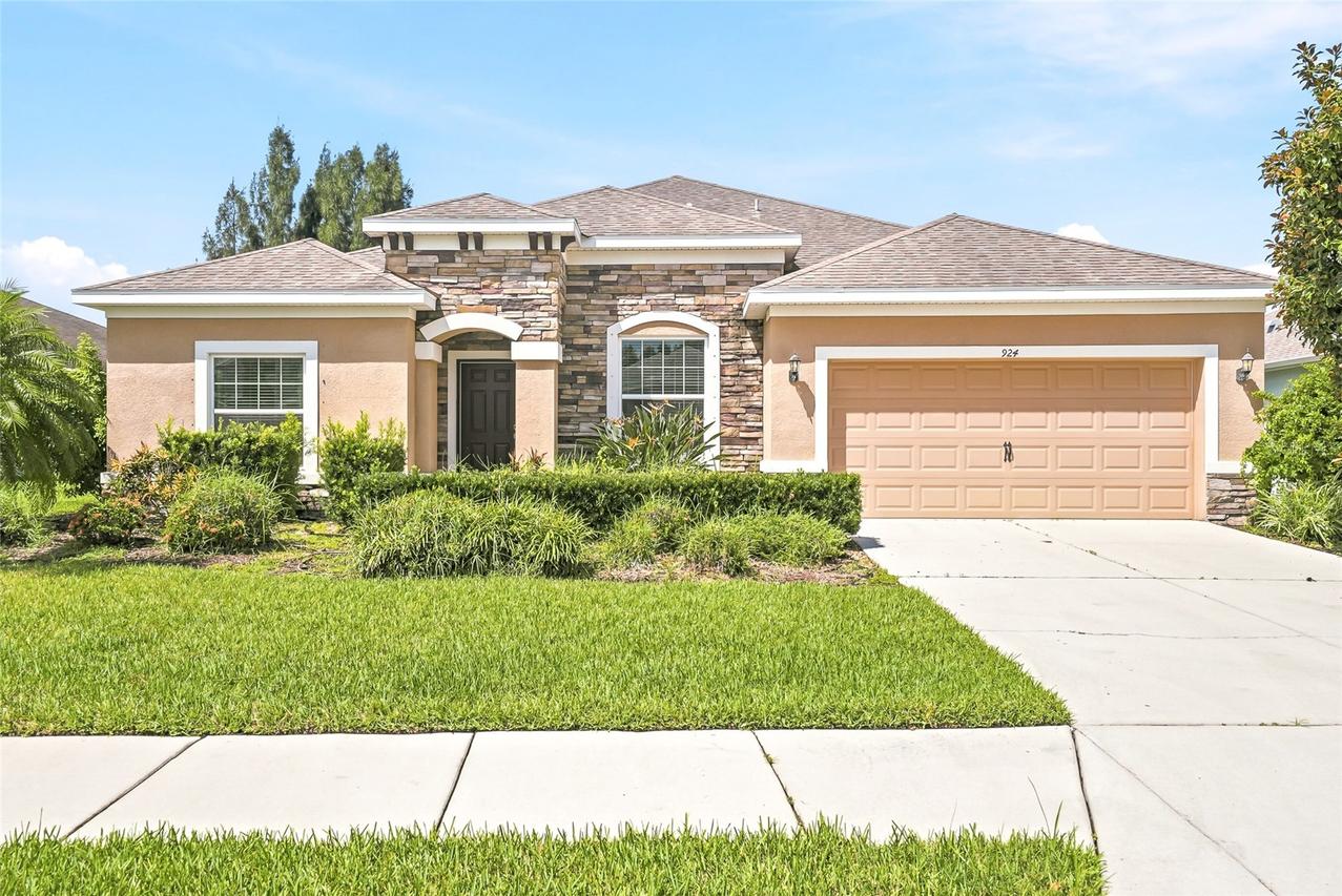 924 Buttercup Glen, Bradenton, FL 34212