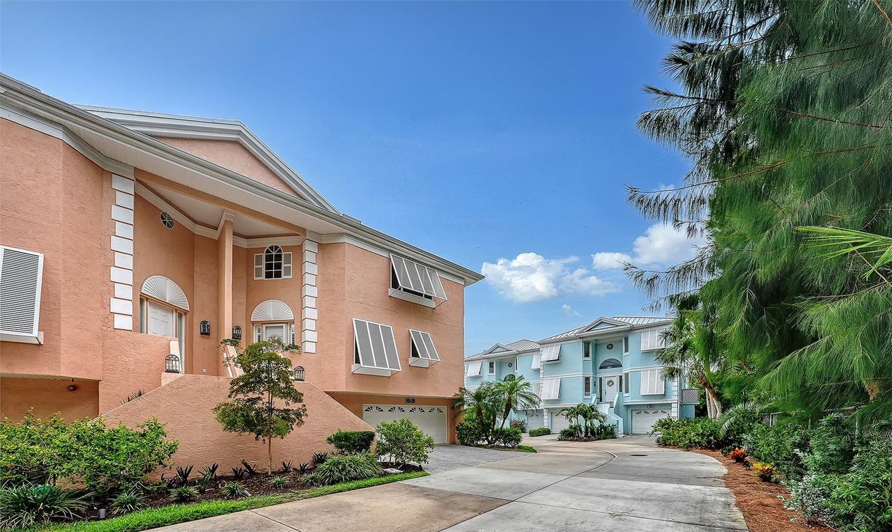 3942 Hamilton Club Cir. #13, Sarasota, FL 34242