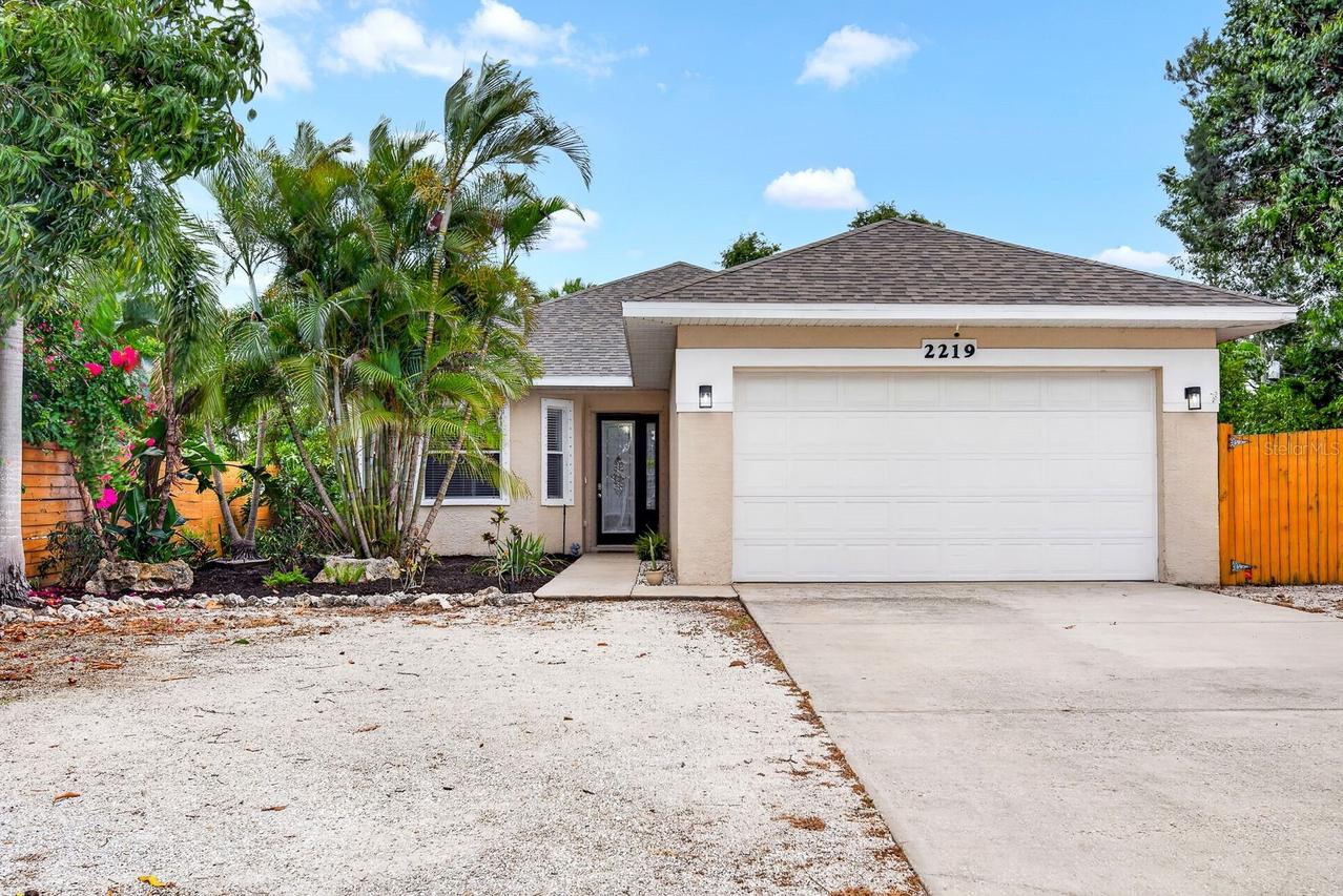 2219 18th Ave., Bradenton, FL 34205