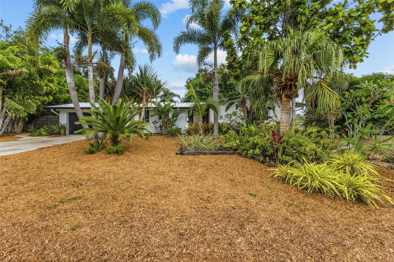 2605 Botany Ave., Sarasota, FL 34239