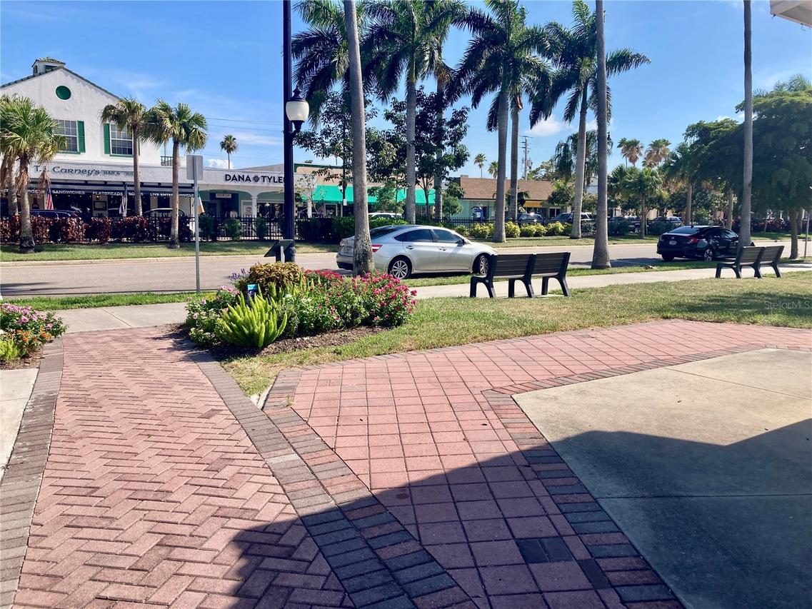1052 W Truman St., Nokomis, FL 34275