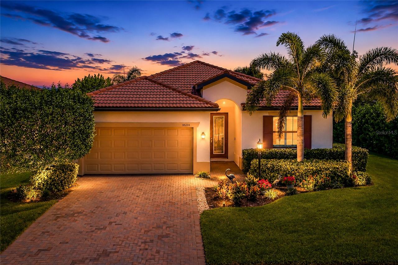 10233 Loch Lomond Dr., Bradenton, FL 34211