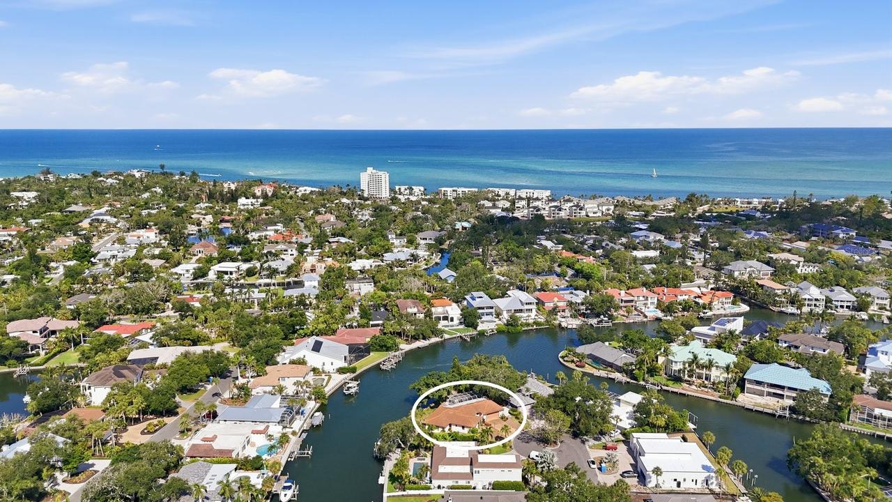 522 Commonwealth Ln., Sarasota, FL 34242