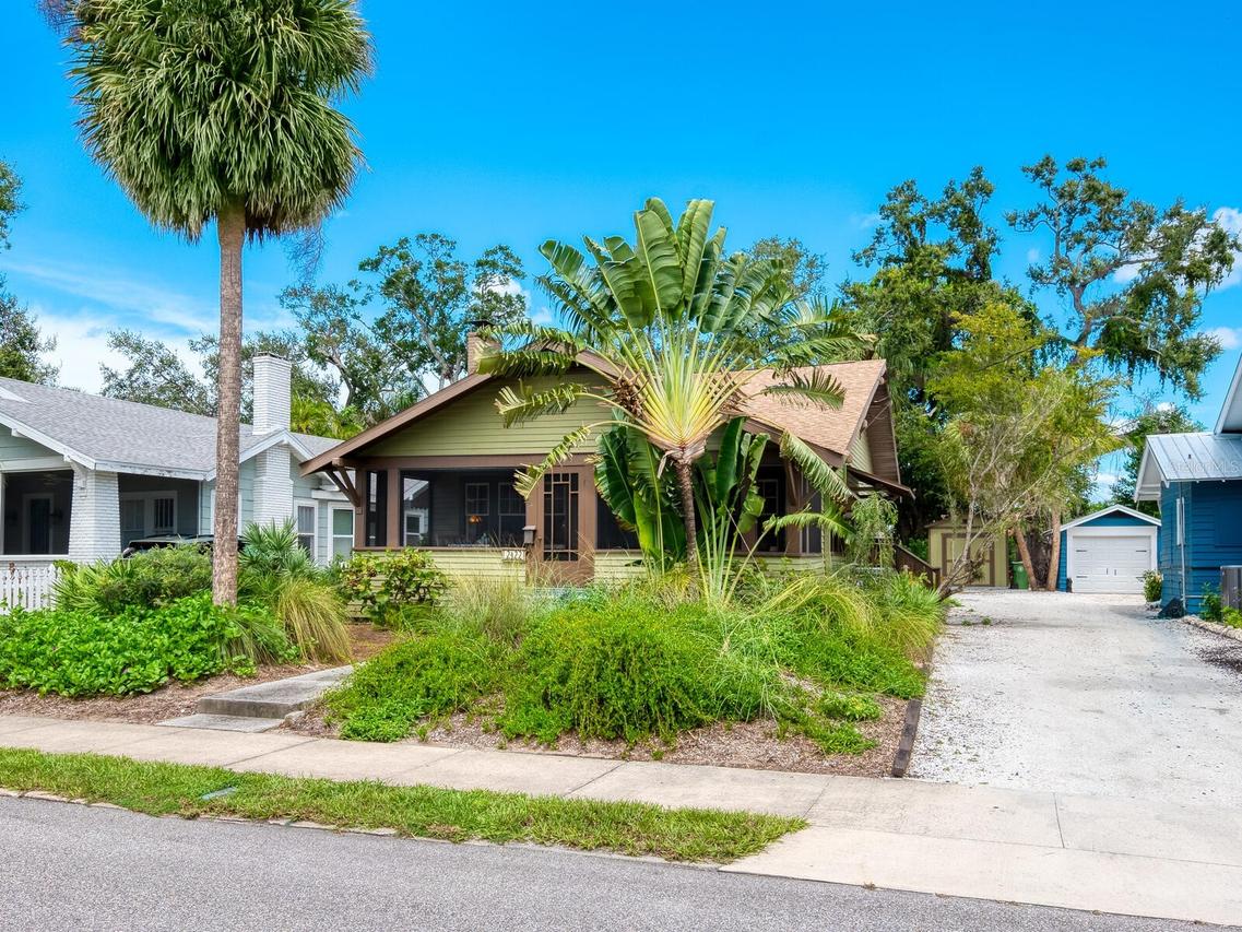 2322 7th Ave., Bradenton, FL 34205