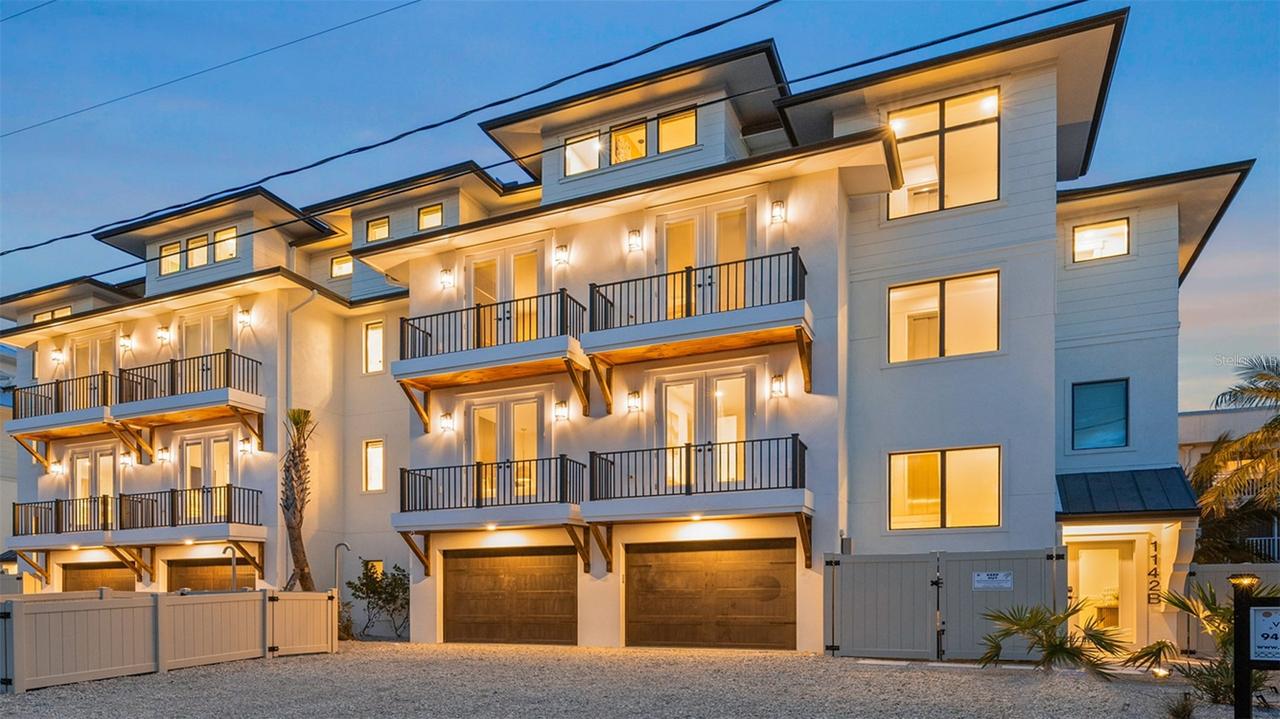 1142 Windsong Ln. #B, Sarasota, FL 34242