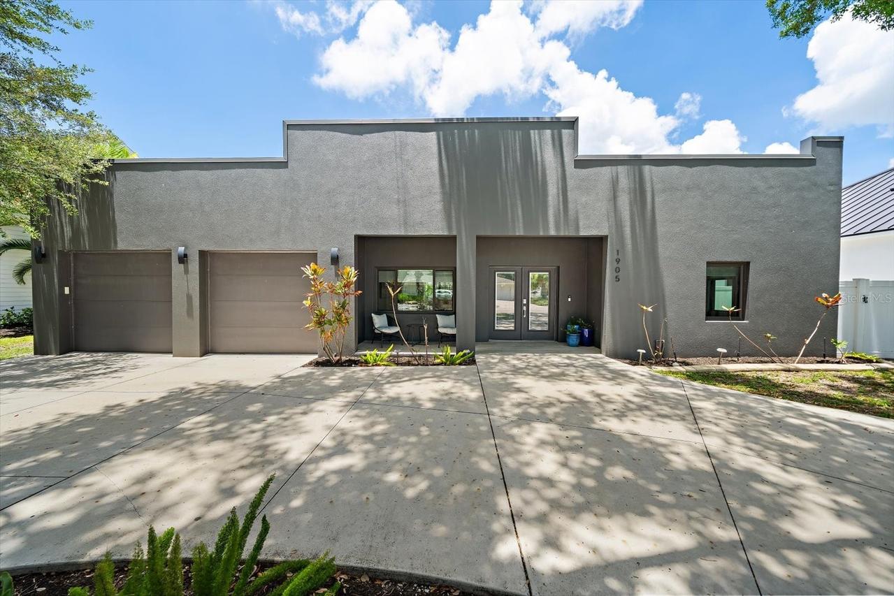 1905 Tulip Dr., Sarasota, FL 34239